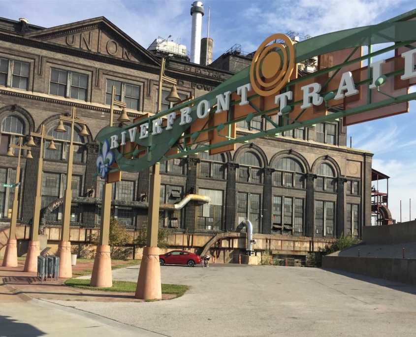 riverfront trail at laclede's landing