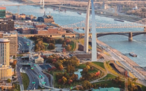 aerial view of the arch and laclede's landing